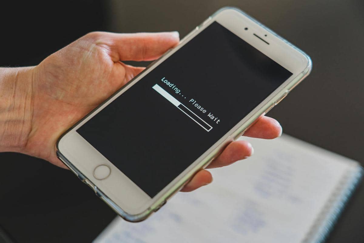 ilustrasi HP loading