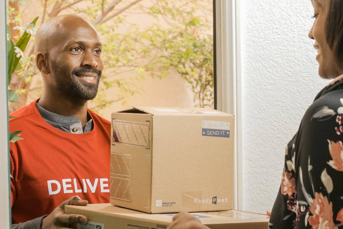 6 Perbedaan Pengiriman Kargo dan Reguler, Teliti Biar Gak Boncos!