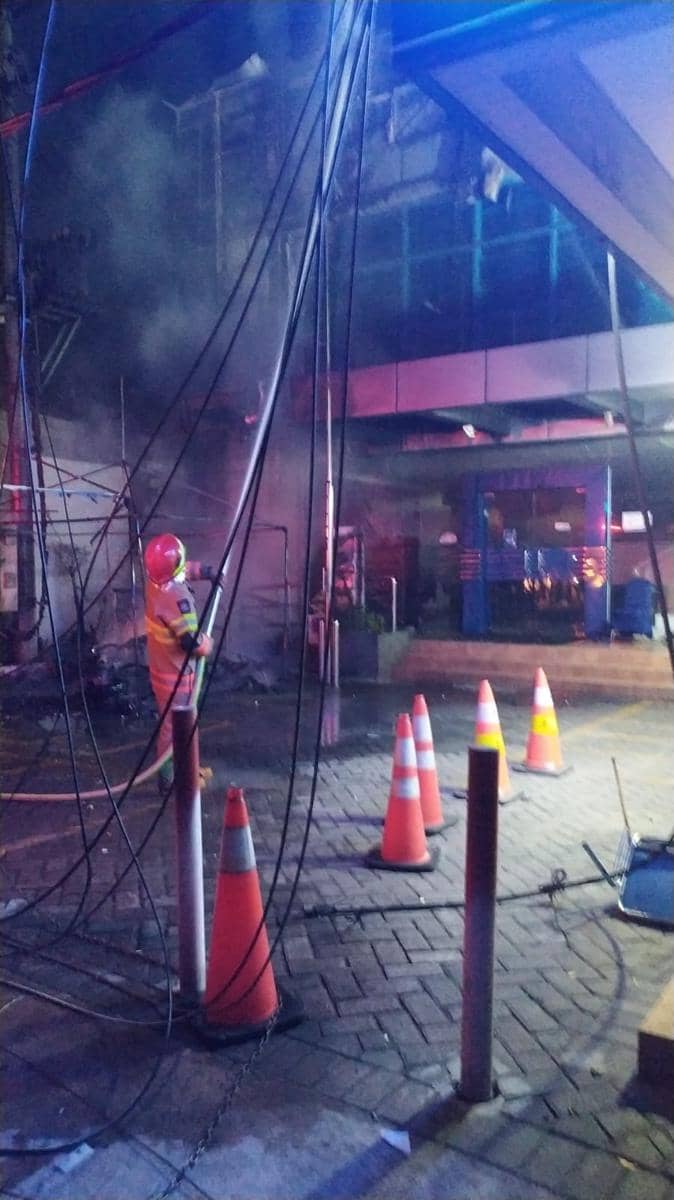 Kebakaran Kantor BPD DIY Wirobrajan, Bagian Depan Gedung dan 5 Motor Hangus