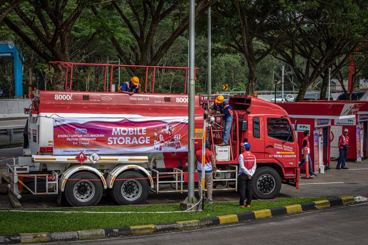 Storage di Rest Area KM 456B Jalan Tol Semarang-Solo, Salatiga, Jawa Tengah Kamis (12/3/2026). (ANTARA FOTO/Aji Styawan)