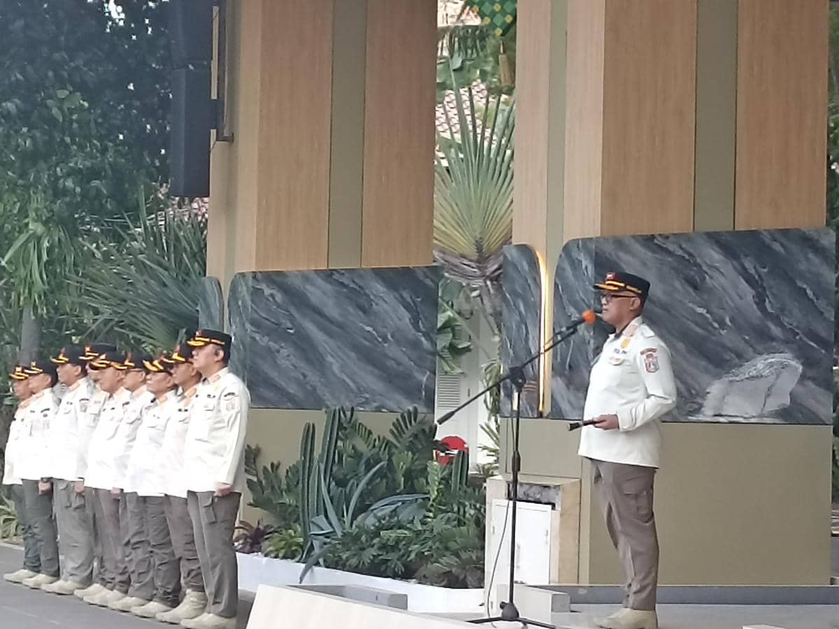Kepala Satuan Polisi Pamong Praja (Kasatpol PP) DKI Jakarta, Satriadi di Balai Kota, Jumat (13/3/2026)/ IDN Times Dini Suciatiningrum 