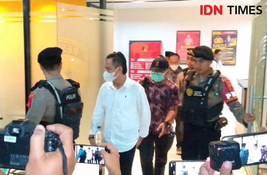 Bupati Cilacap Ditangkap Saat Rapat, Diperiksa di Polresta Banyumas