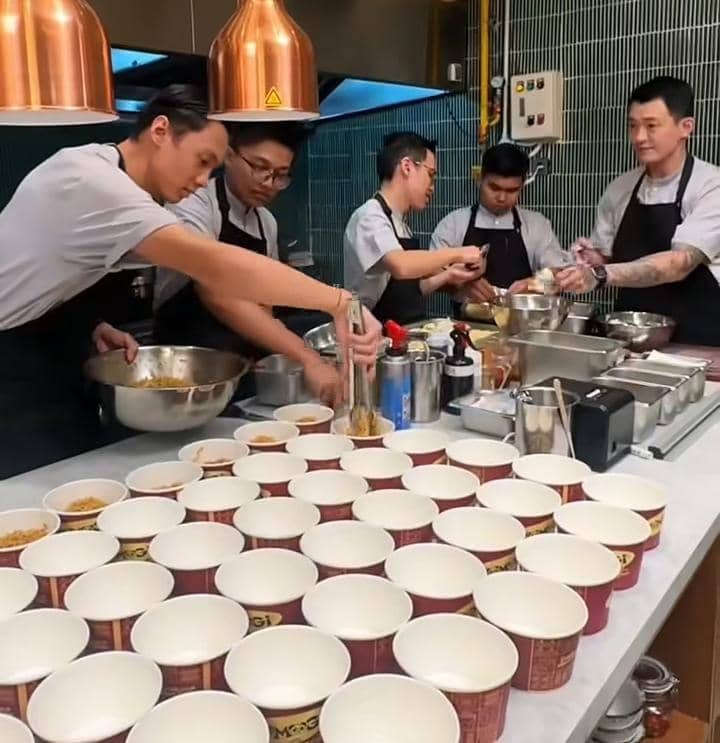 potret Chef Arnold bikin ramadan berbagi