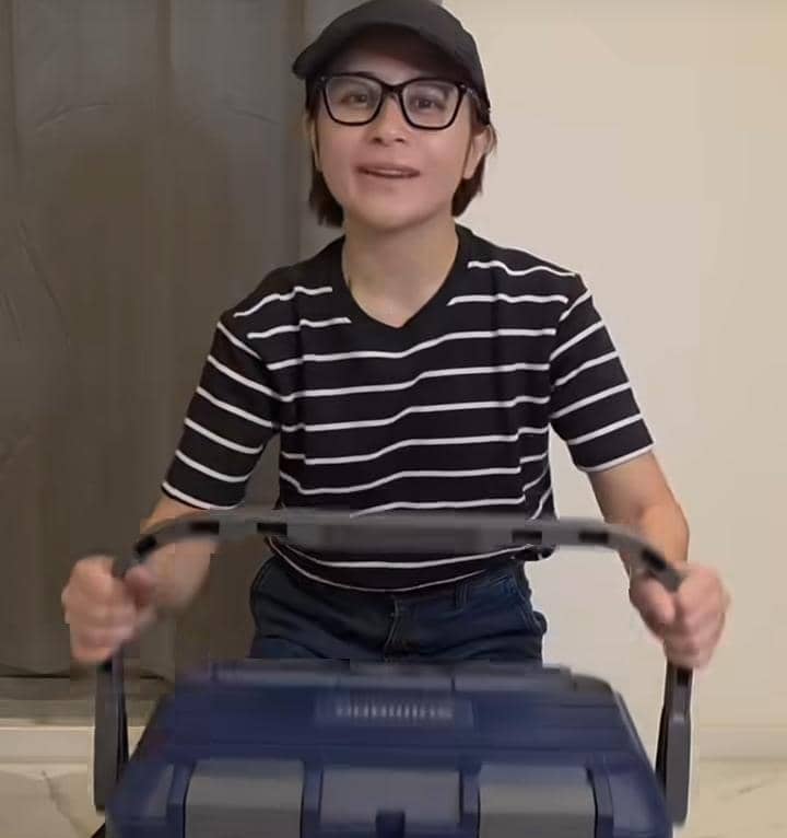 potret Prilly Latuconsina mancing ikan toman