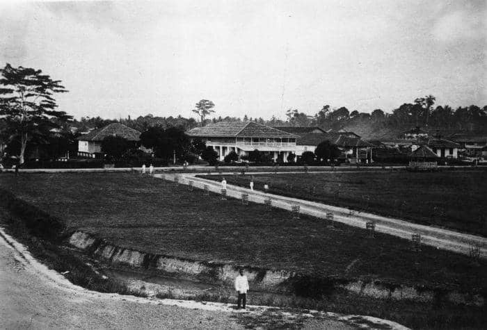 Lapangan Merdeka Tempo Dulu (sumber gambar : Wikipedia)