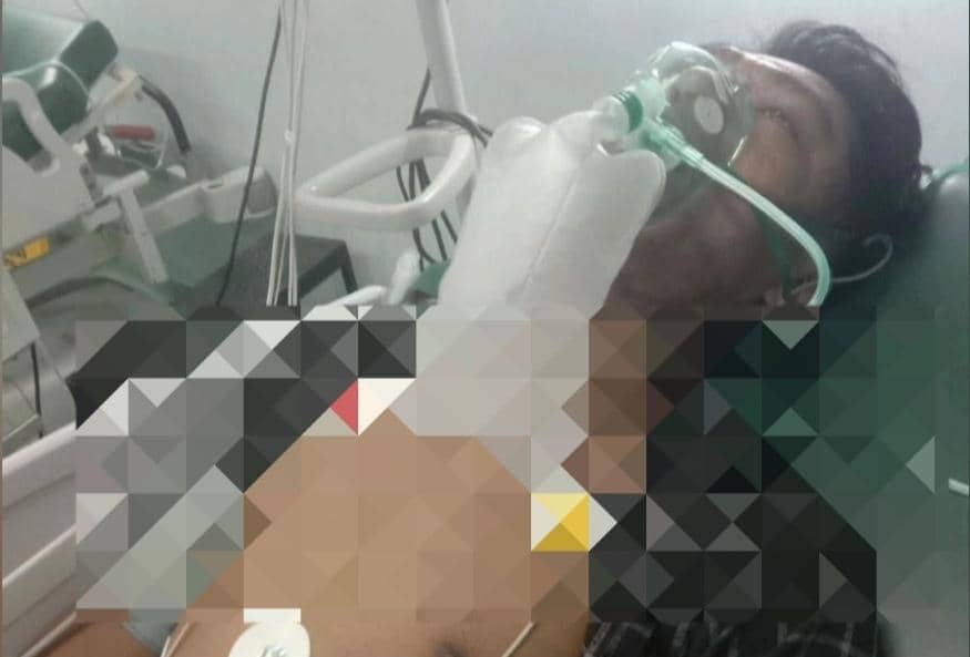 Pria di Musi Rawas saat menjalani perawatan usai digigit ular kobra. (Dok. IDN Times)