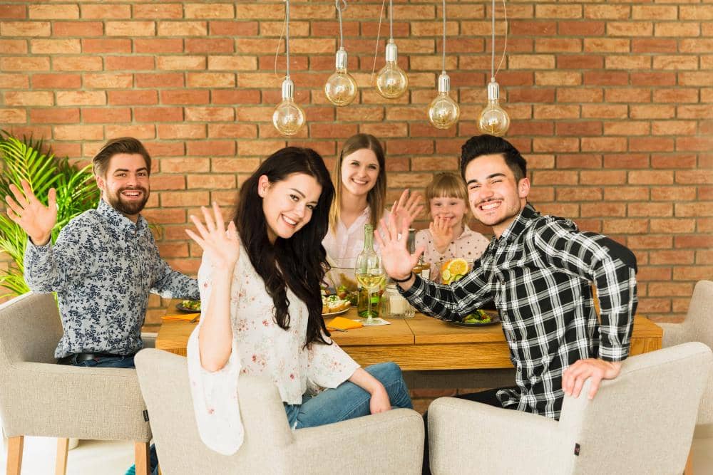 5 Etika Bertamu saat Lebaran ke Rumah Saudara, Jangan Bikin Risih!