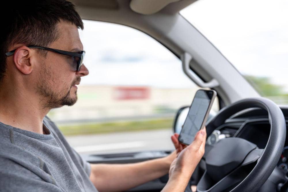 HP Dual SIM Paling Stabil saat Mudik, Sinyal Tetap Aman di Perjalanan