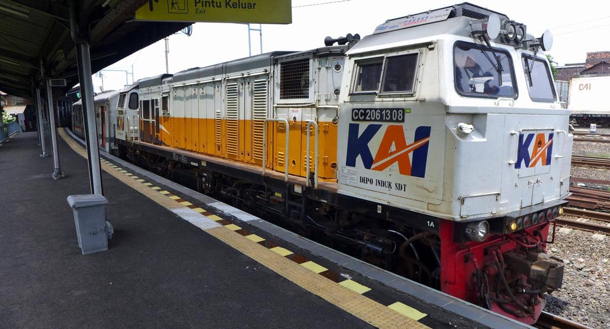 ilustrasi kereta api