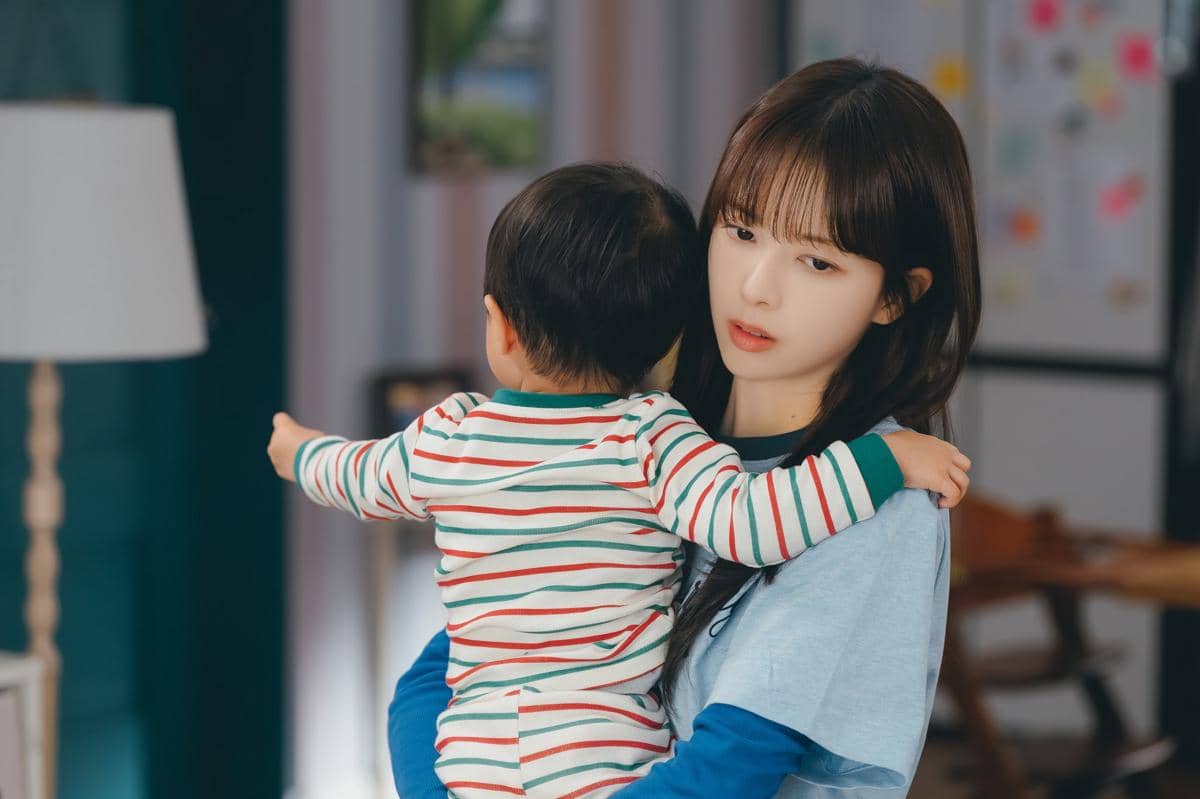 Park Yoo Ho dan Roh Jeong Eui di Our Universe