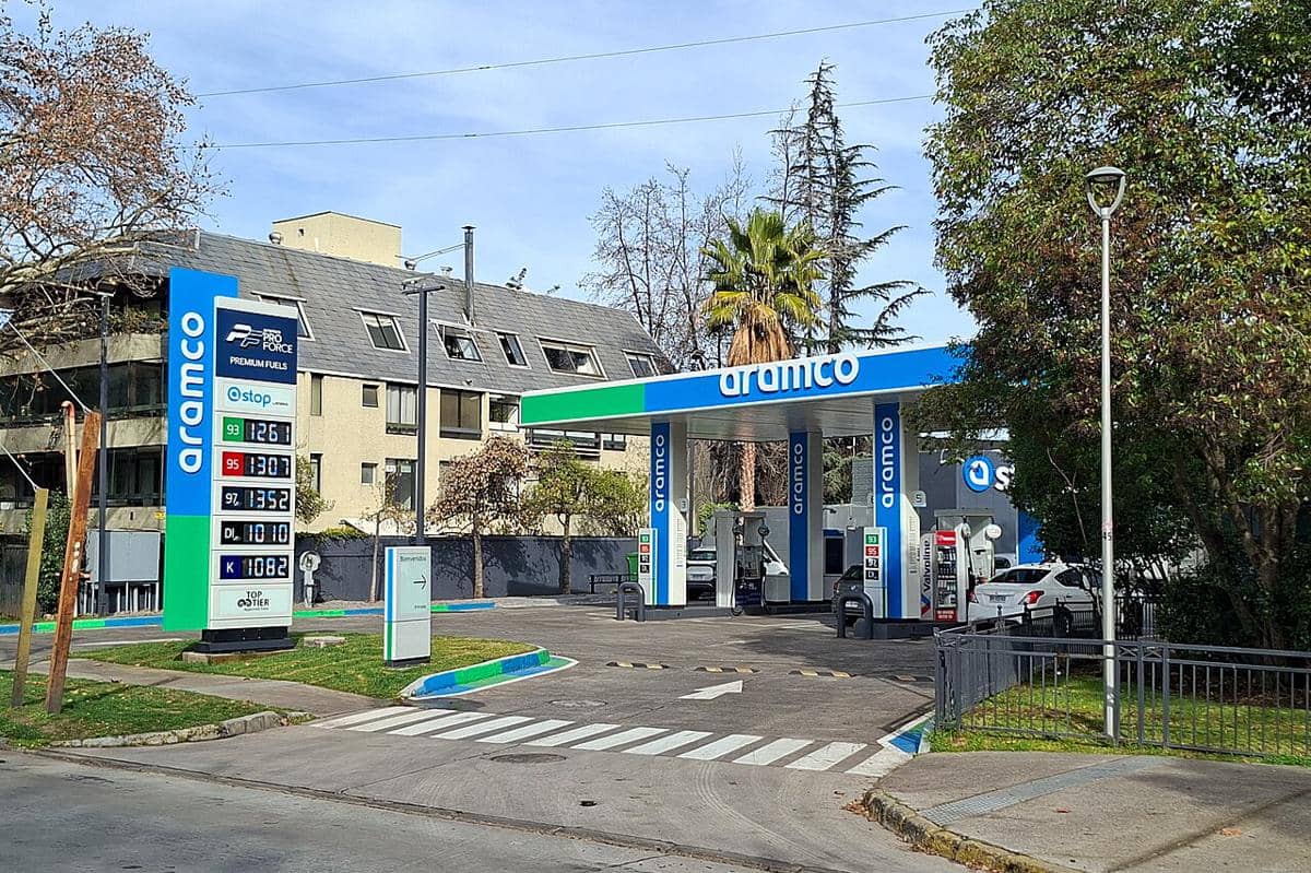 Perusahaan minyak Aramco.