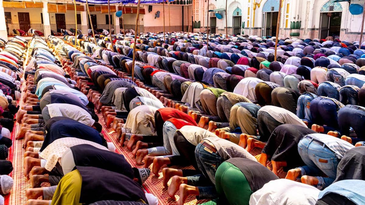 ilustrasi shalat berjamaah