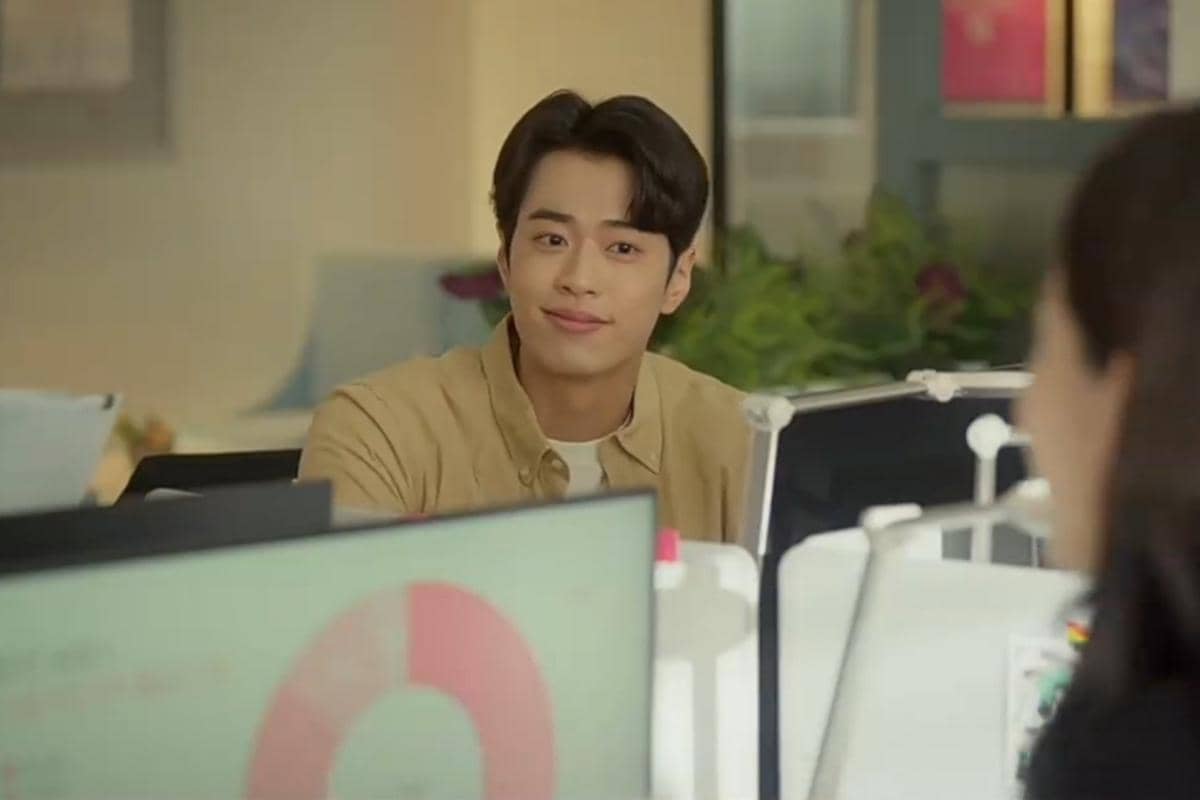 Still cut Love Phobia