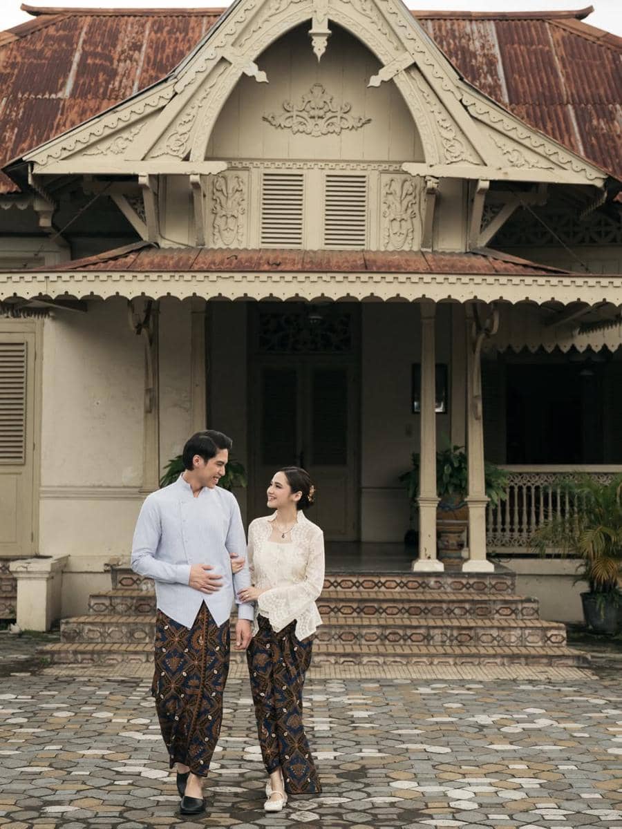 Prewedding El Rumi dan Syifa Hadju bertema budaya Jawa.