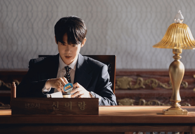 Cuplikan drama Korea Phantom Lawyer