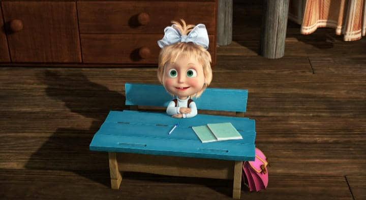 Masha menyimak penjelasan Bear. 