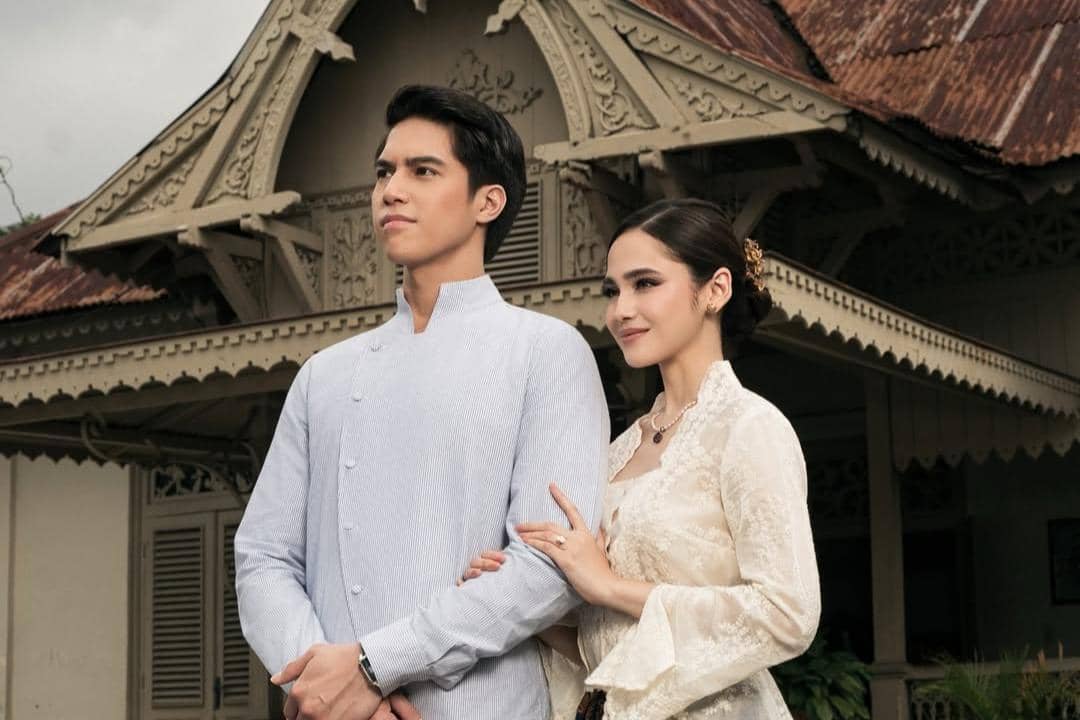 7 Potret Prewedding El Rumi dan Syifa Tema Jawa, Bak Pengantin Keraton