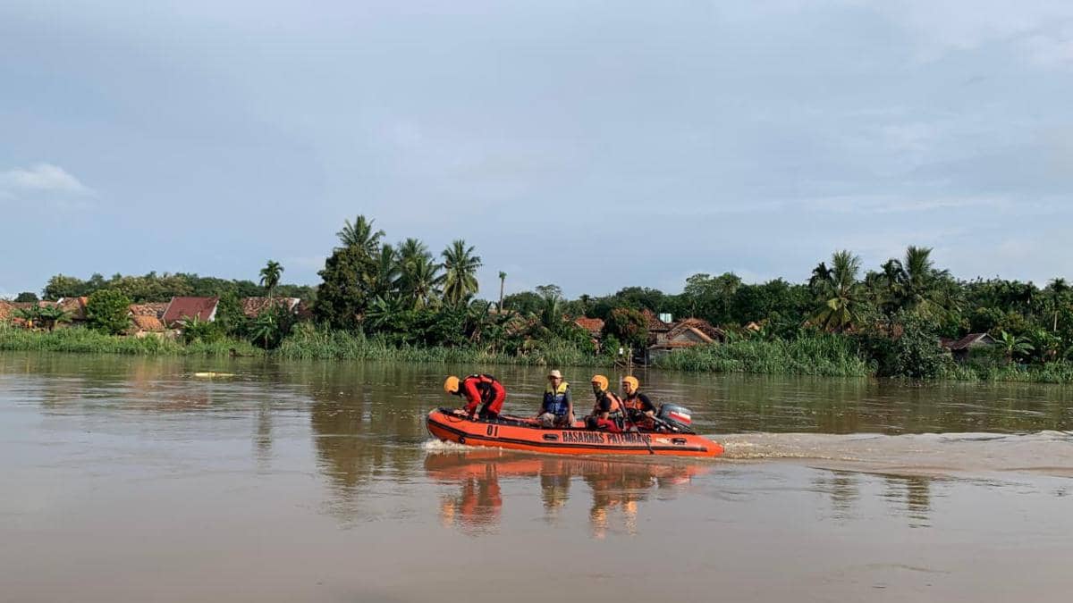 ingin Jenguk Cucu, Kakek di OKU Timur Hilang Tenggelam di Sungai Komering