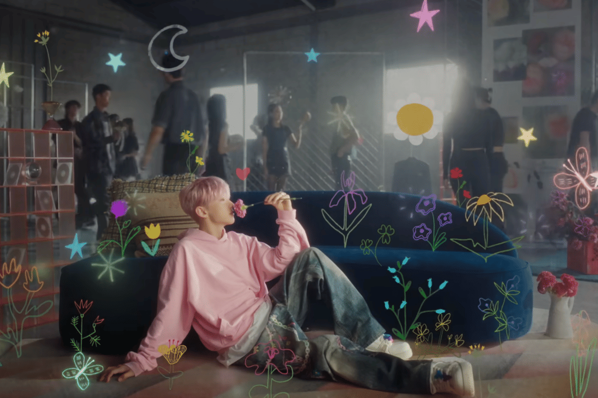 Hoshi SEVENTEEN di MV Baby, Honey (youtube.com/HYBE Labels)