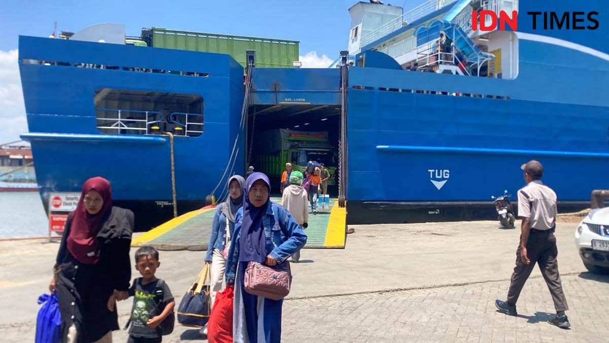 Puncak Mudik, Pelabuhan Tanjung Perak Dipadati Penumpang