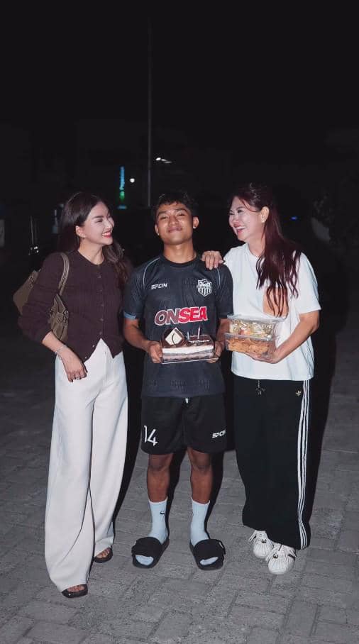 Sarwendah Kasih Kejutan Ultah ke-21 Betrand Peto