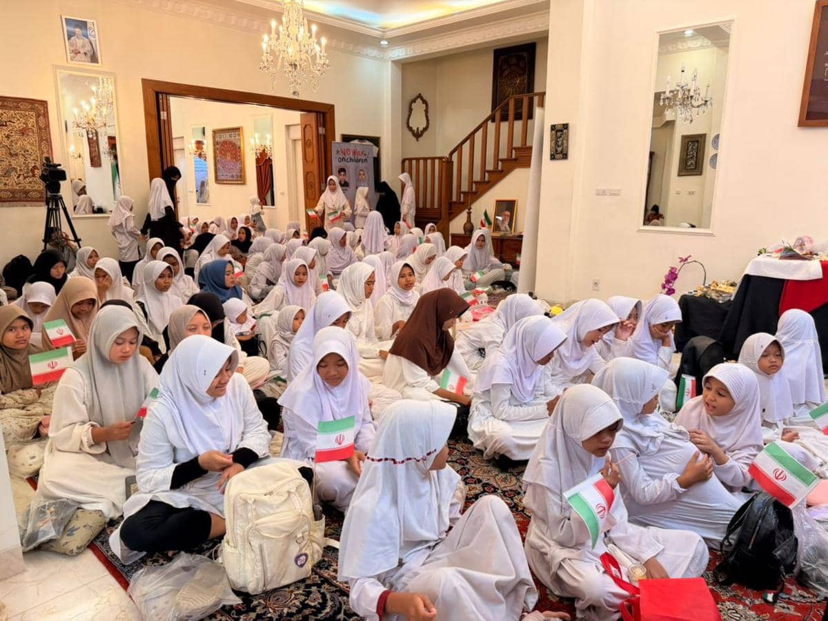 Kedubes Iran gelar acara santunan anak yatim dan doa bersama di Jakarta