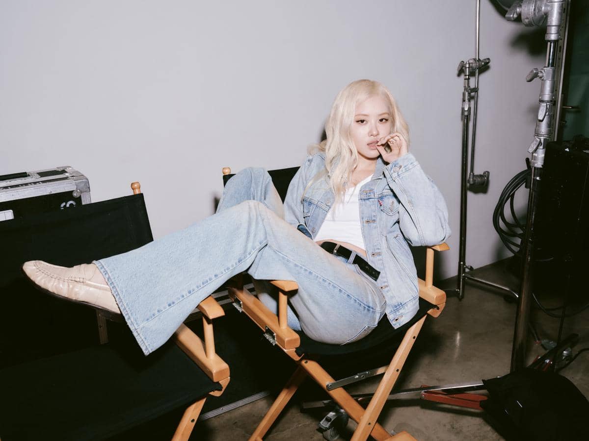 Gaya Rose BLACKPINK saat Jadi Mitra Global Levi's (dok. Levi's)