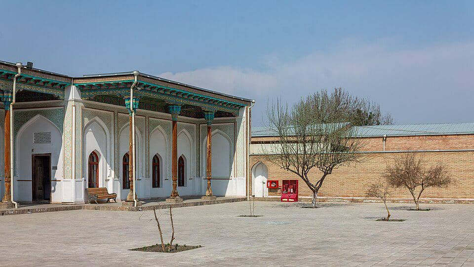 Halaman Istana Khudayar Khan 