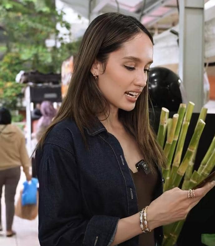 Cinta Laura war takjil di Blok M