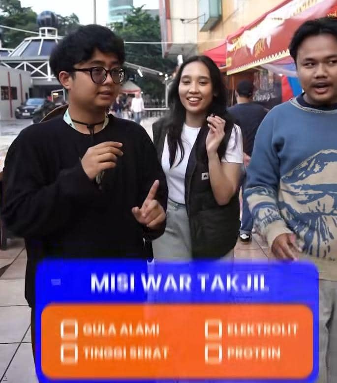 Cinta Laura war takjil di Blok M