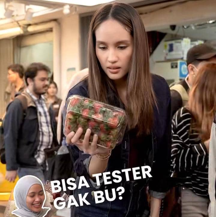 Cinta Laura war takjil di Blok M
