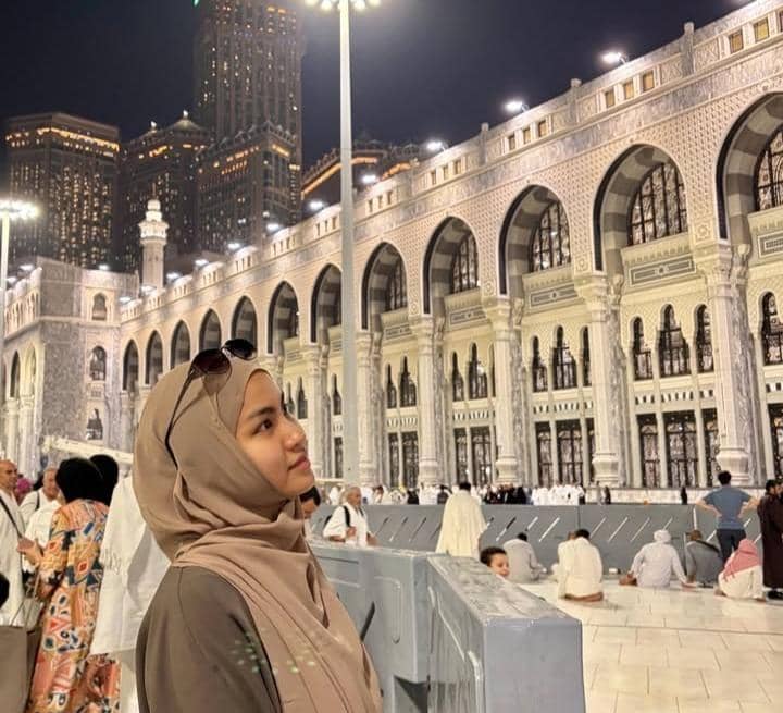 Xaviera Putri pertama kali umrah