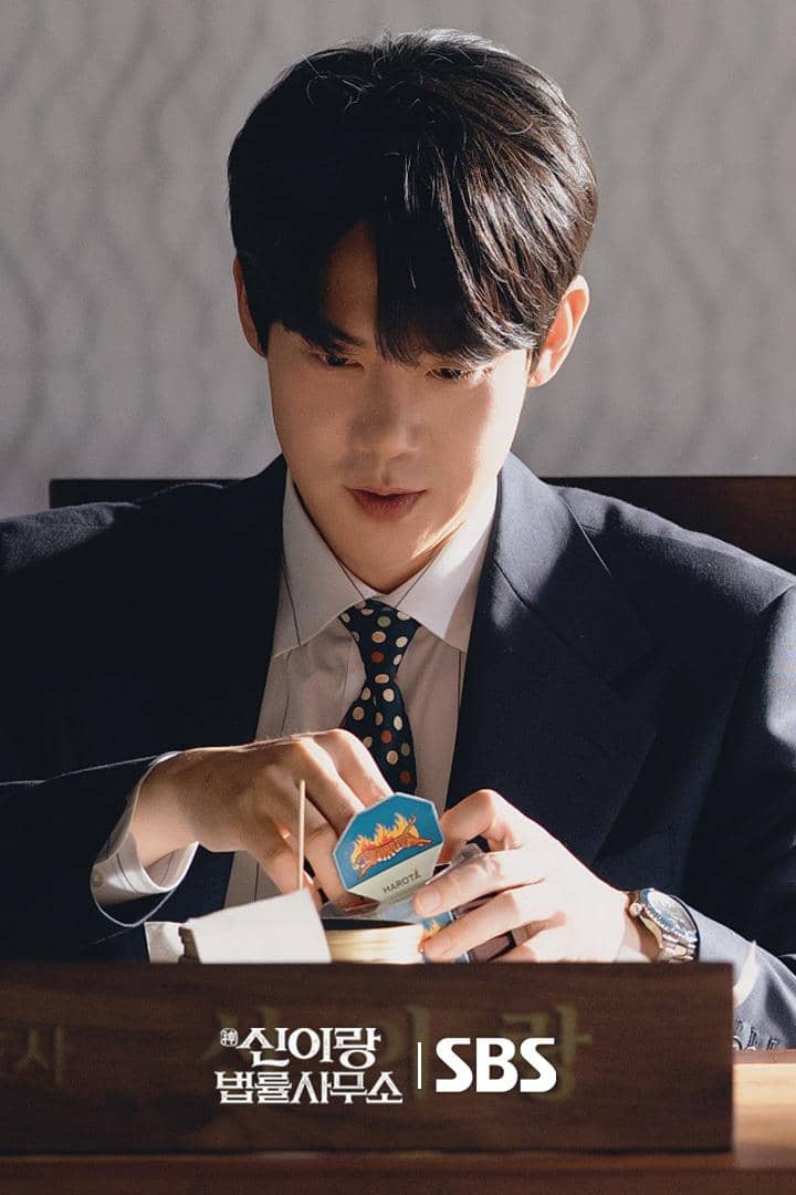 still cuts Phantom Lawyer