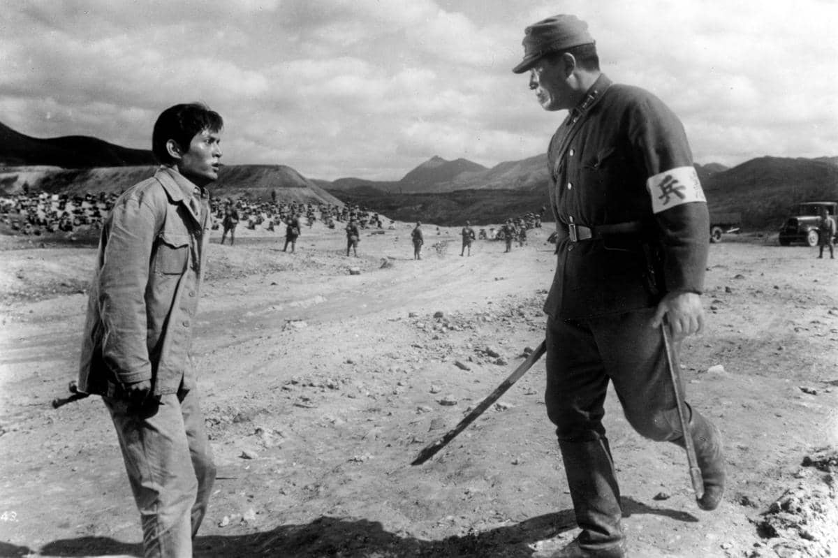 cuplikan adegan dalam film The Human Condition (1959)