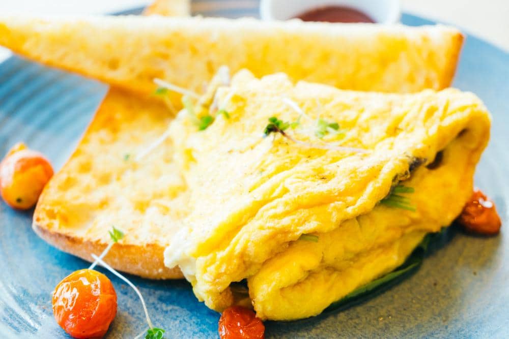 5 Tips Membuat Omelet Keju yang Lembut dan Creamy untuk Sajian Lebaran