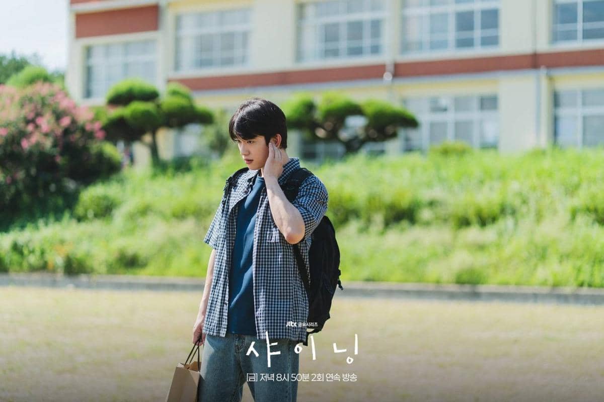 Cuplikan drama Korea Still Shining