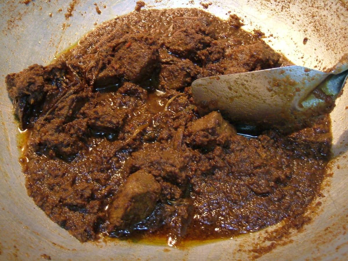 Apakah Minyak Rendang yang Dipanaskan Berbahaya bagi Kesehatan?