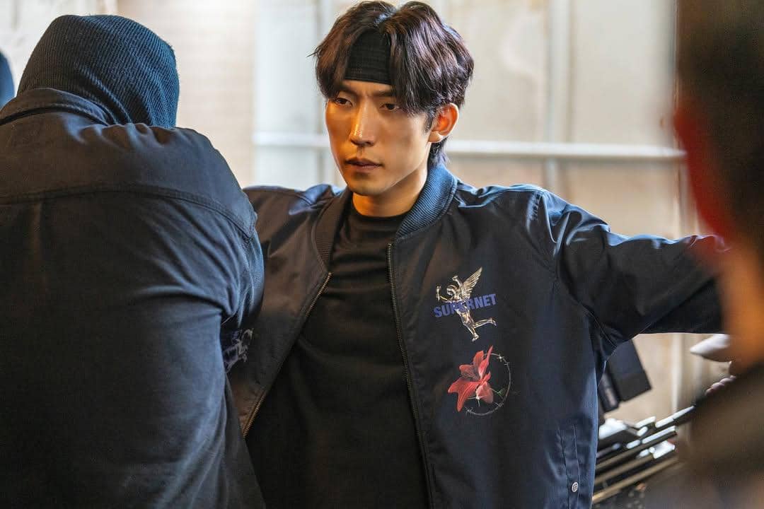 Still cut Bloodhounds Season 2