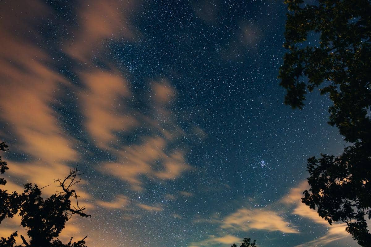 3 Fenomena Langit Jelang Lebaran 2026, Ada Komet dan Planet!