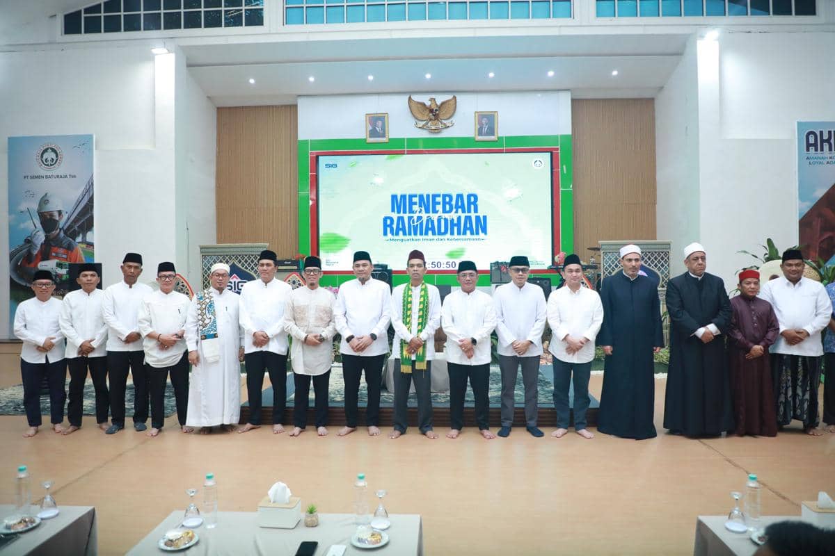 Ustaz Abdul Somad (UAS) saat memberikan tausiah di acara buka bersama Semen Baturaja, Jumat (13/3/2026).