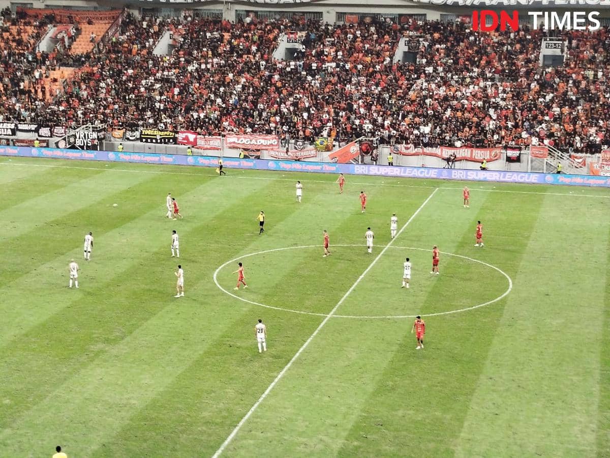 Kritik Kualitas Rumput JIS, Pelatih Persija: Lapangan Tidak Ideal