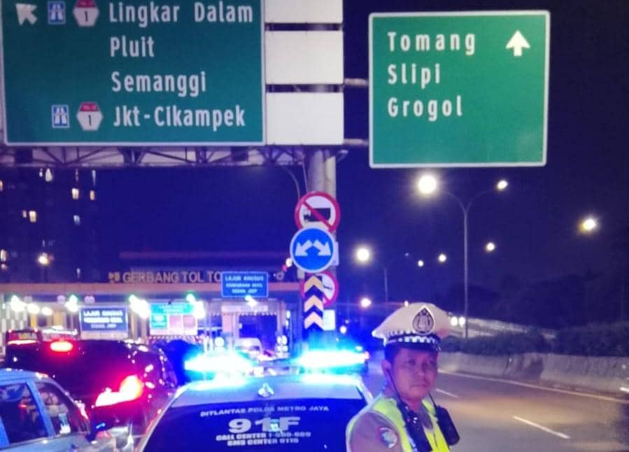 UPDATE: Arus Mudik Lebaran Arah Tol Cikampek Lancar Malam Ini
