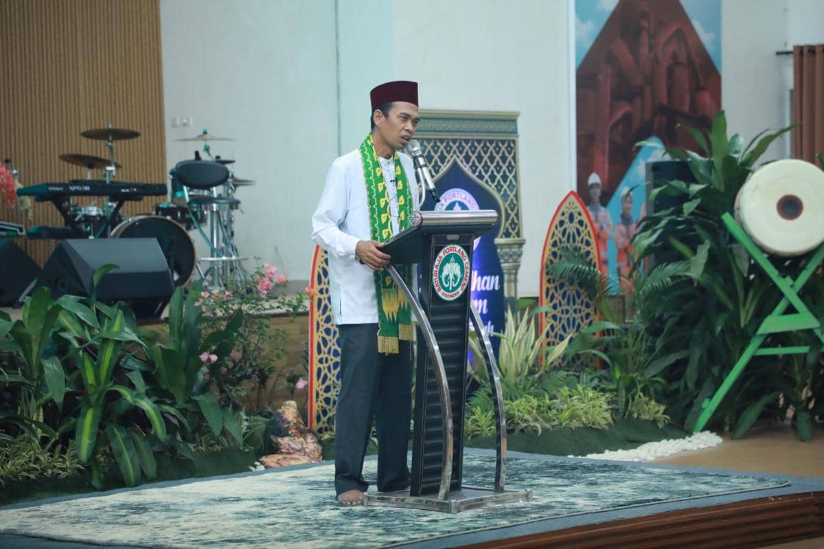 Ustaz Abdul Somad (UAS) saat memberikan tausiah di acara buka bersama Semen Baturaja, Jumat (13/3/2026).