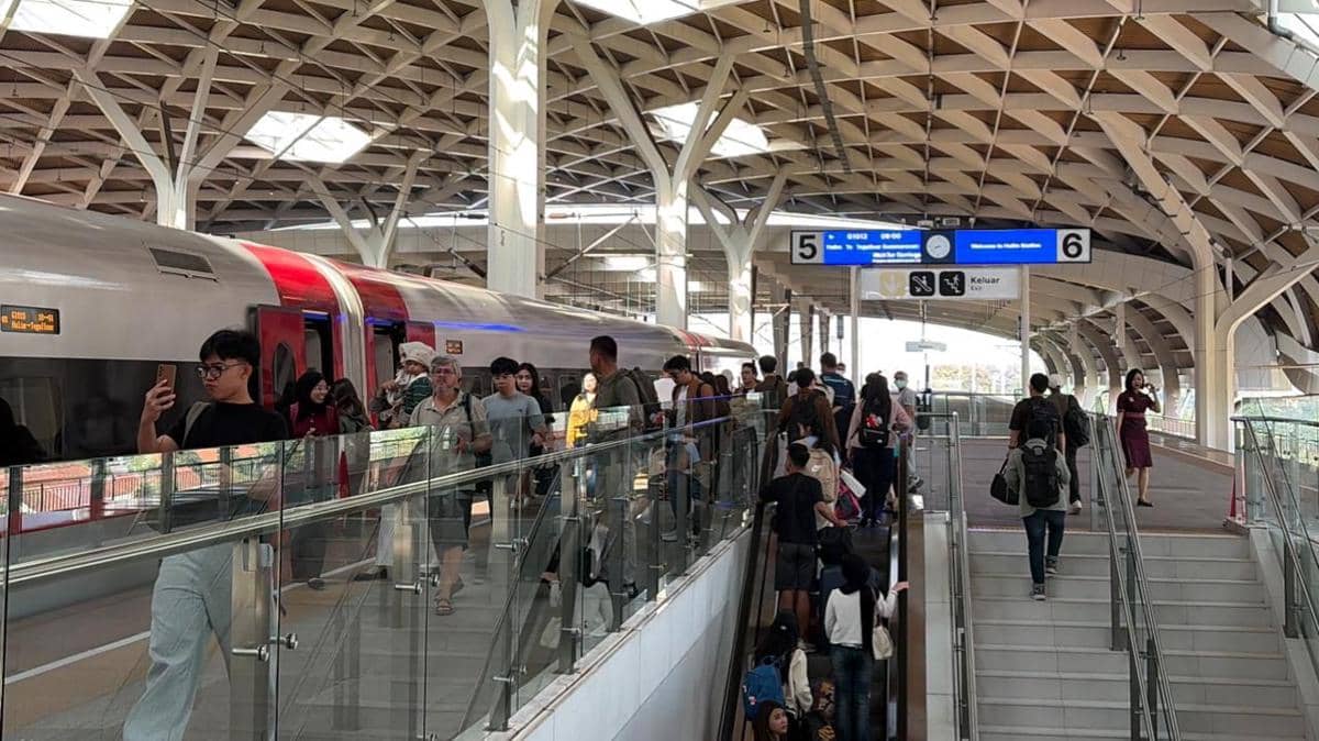 Penumpang Whoosh di Mudik Lebaran 2026 Diprediksi Tembus 301 Ribu