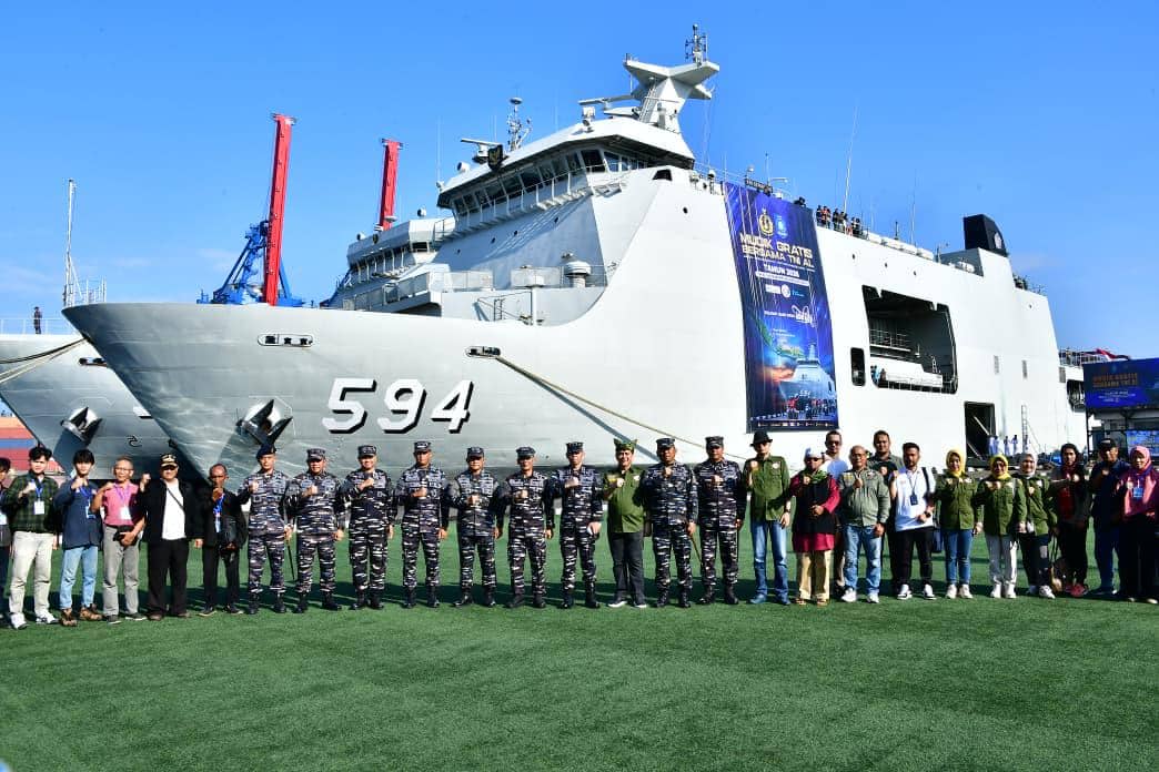 TNI AL Angkut 1.239 Pemudik ke Bangka Belitung Pakai Kapal Perang