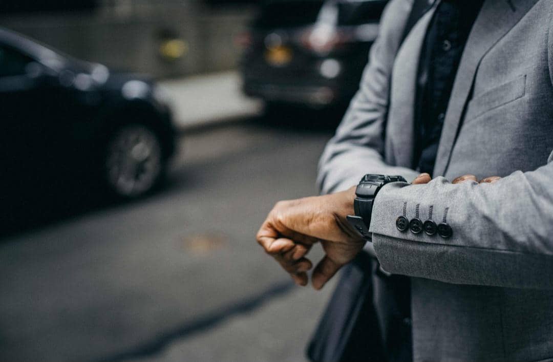 ilustrasi jam tangan