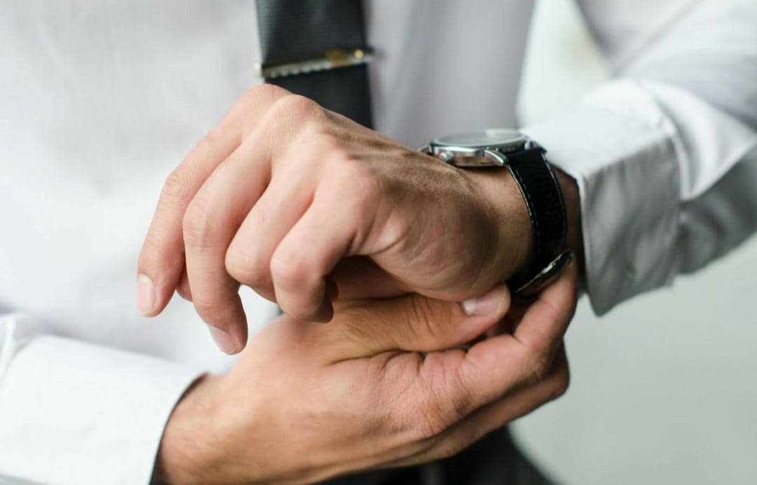 ilustrasi jam tangan