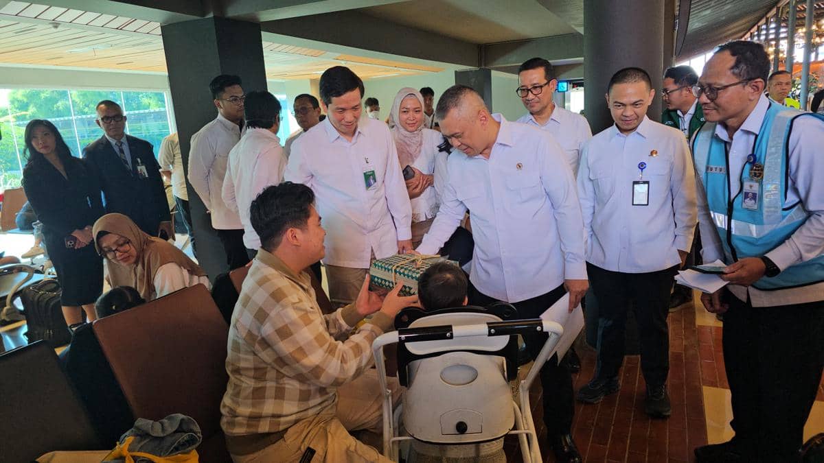 Menteri Perhubungan, Dudi Purwaghandi di Bandara Soetta