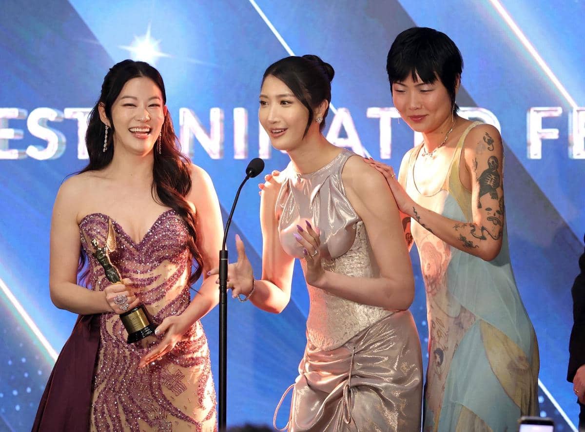 Potret kemenangan lagu Golden 