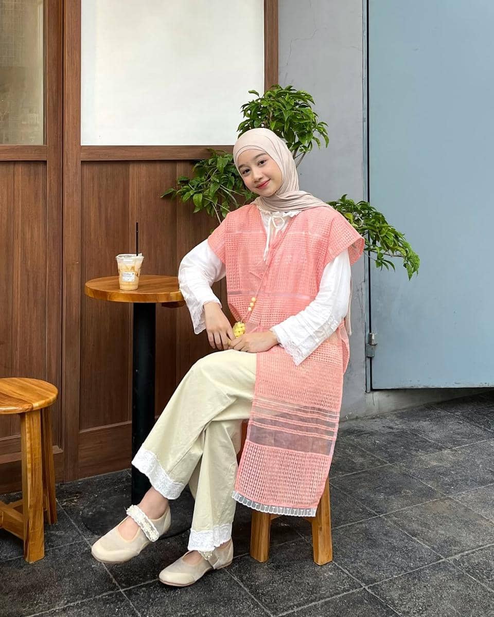 OOTD Lebaran Nuansa Pastel ala Sofi Yusandi